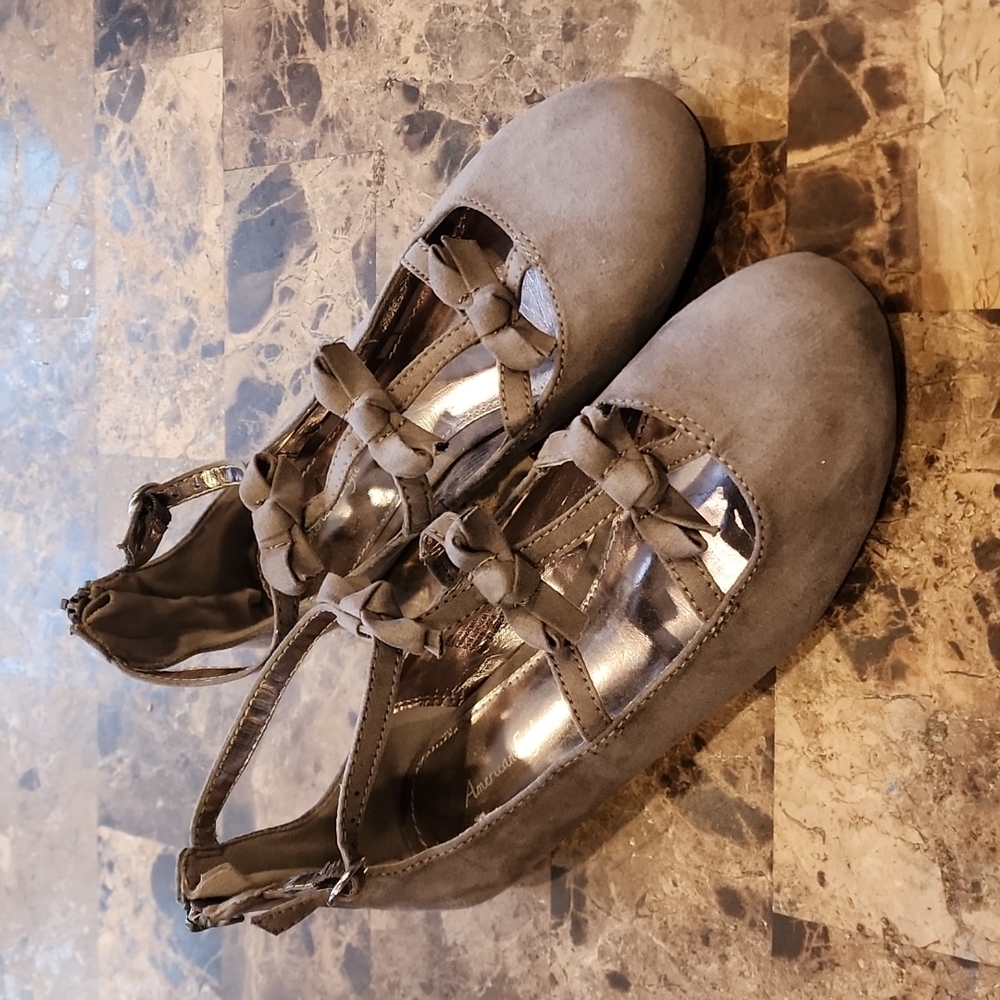 Girl's shoes